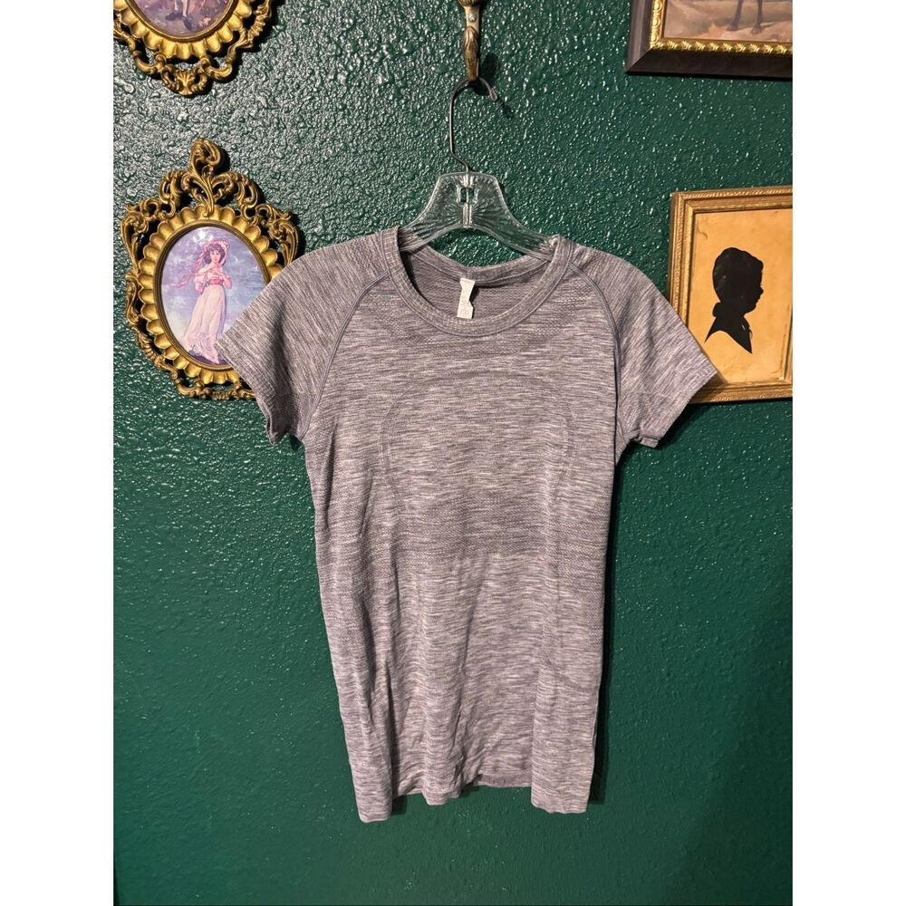 Gray Lululemon Swiftly Tech Short Sleeve Size 8